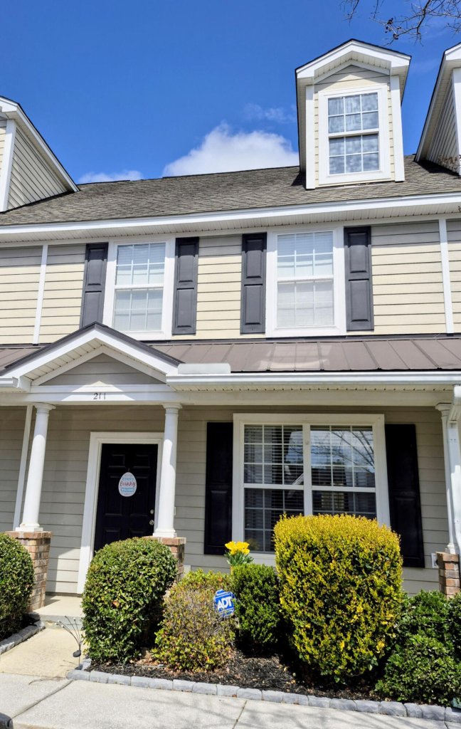 211 Hemingway Circle
