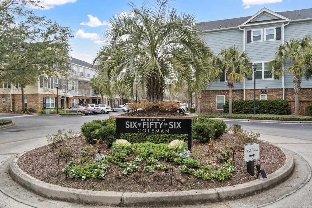 656 Coleman Boulevard 202