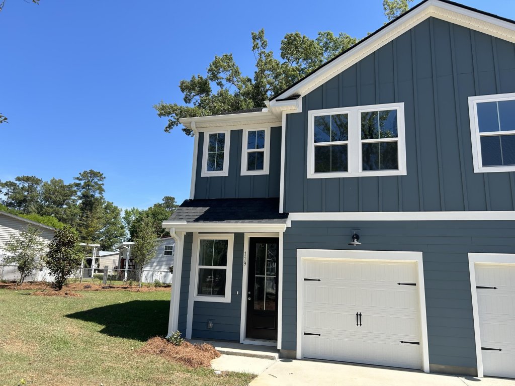 Windward Village, Summerville community