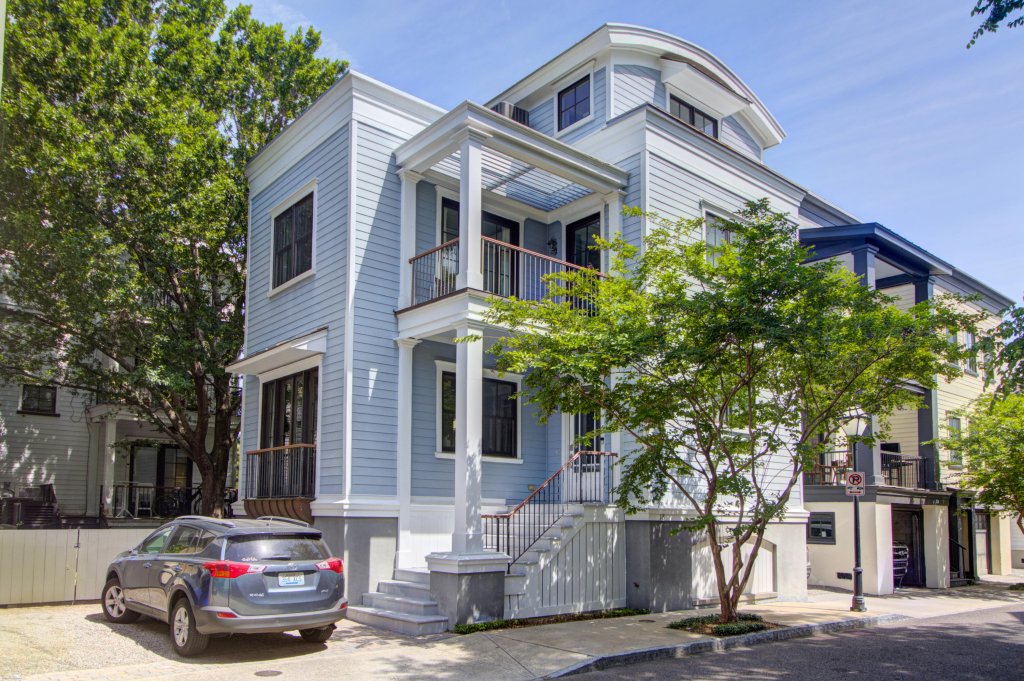 18 Corinne Street