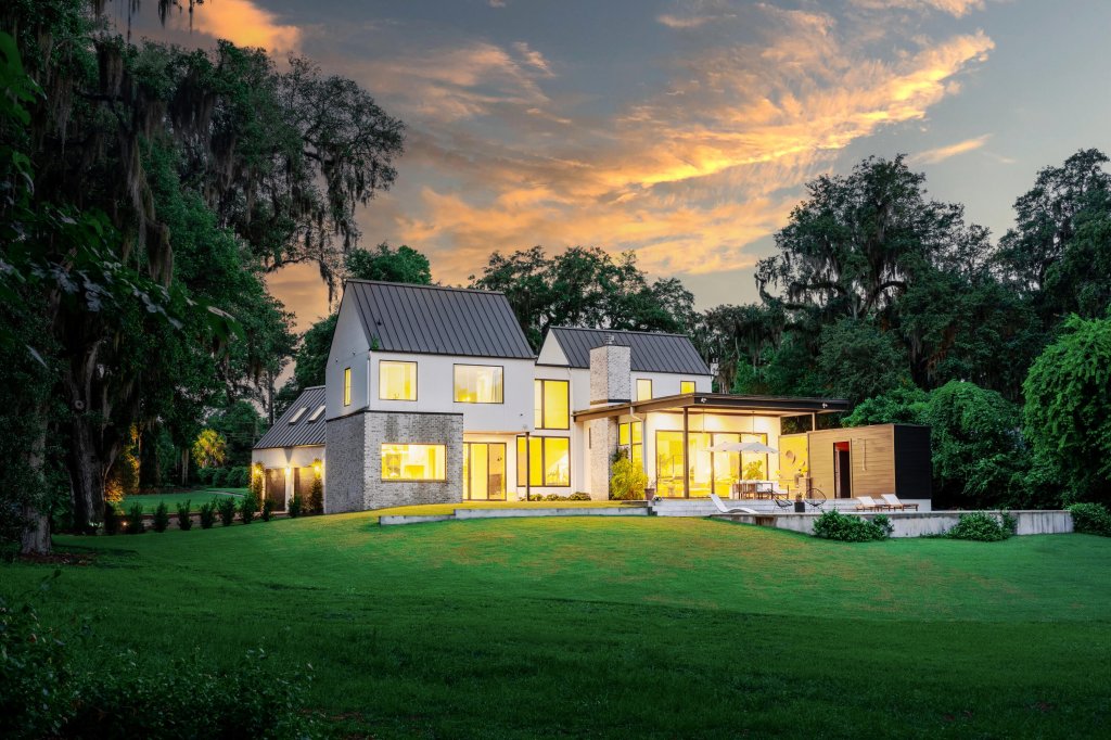 Hobcaw Point, Mount Pleasant community