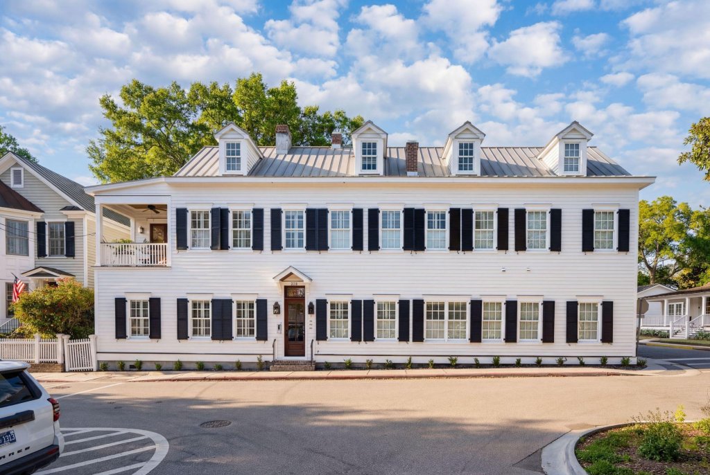218 Venning Street #3
