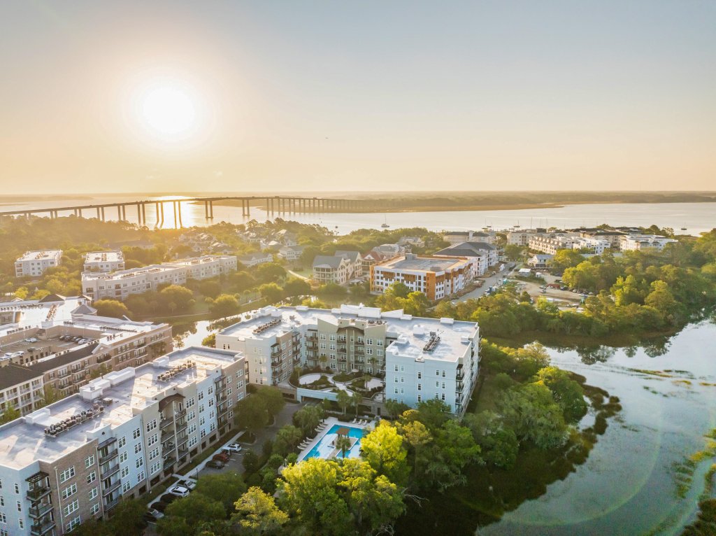 145 Pier View Street 403