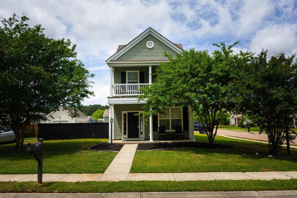 305 Harriswood Lane