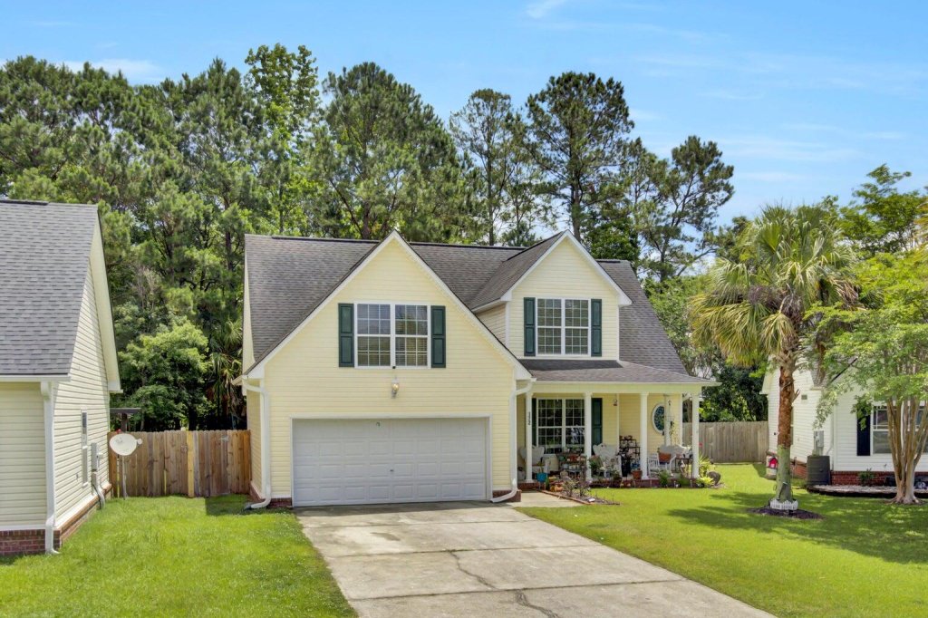 Southern Magnolias, Summerville community