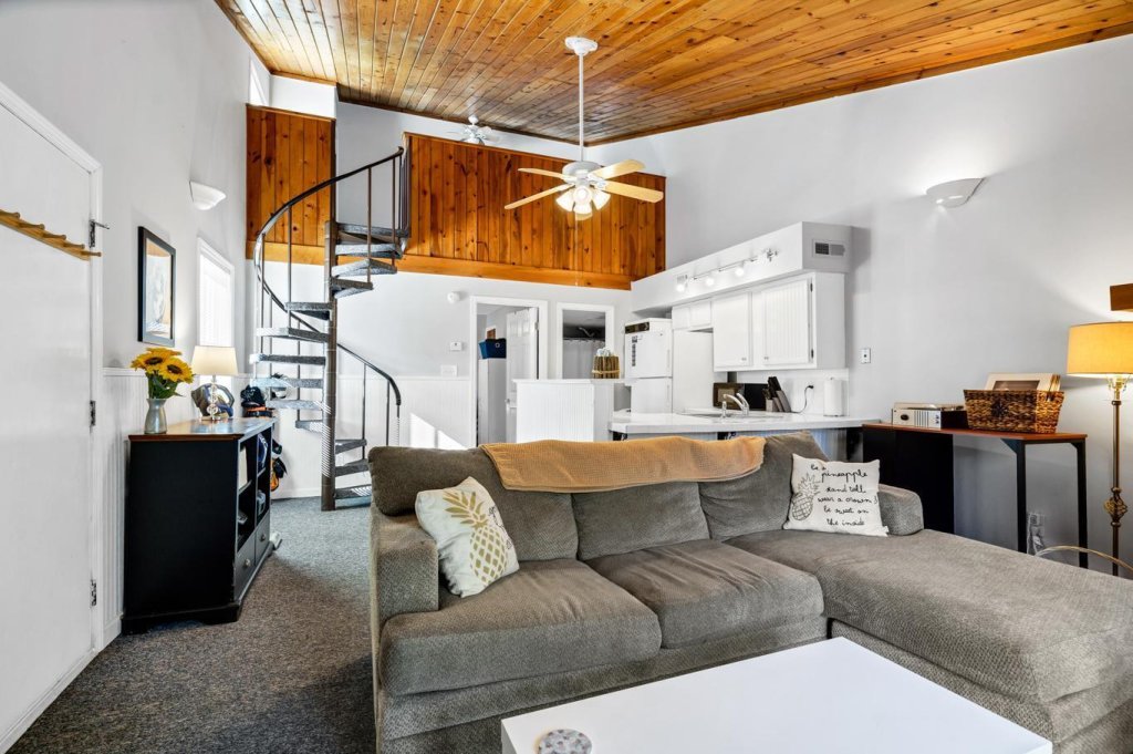 279 Driftwood Lane
