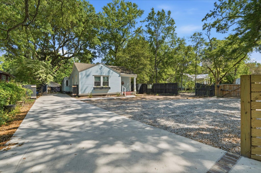 1550 Folly Road