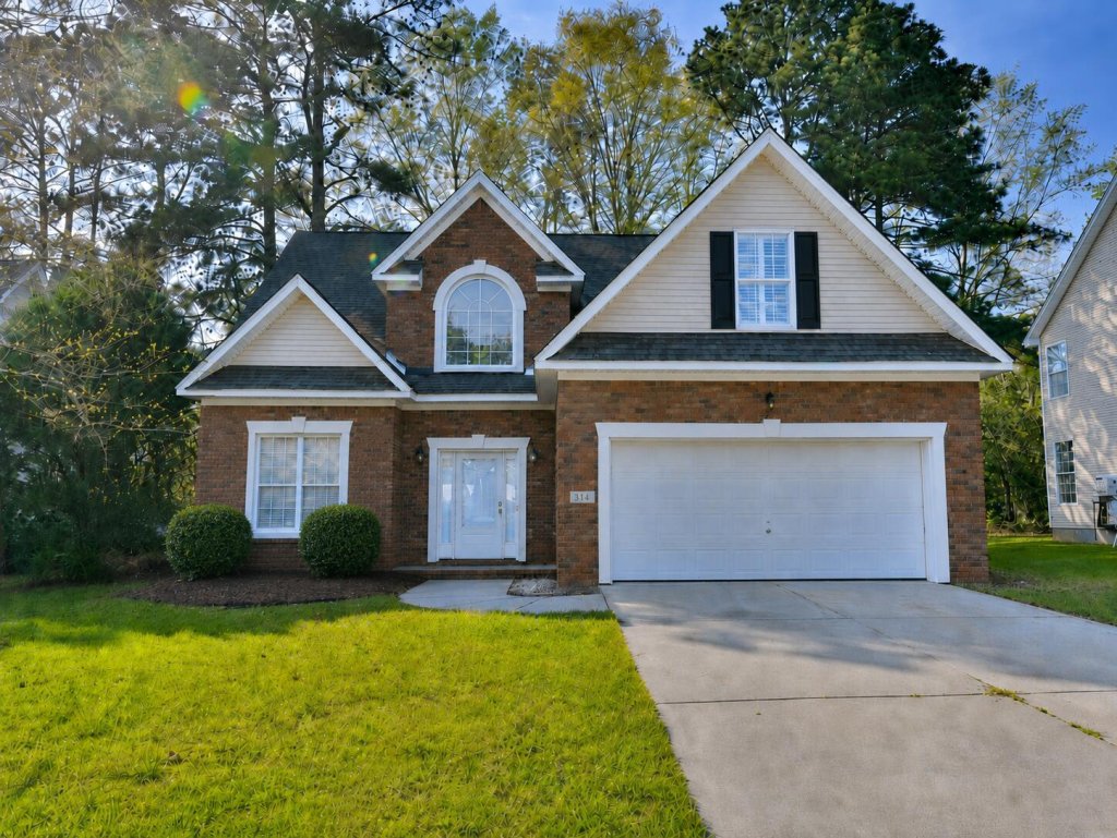 Butternut Ridge, Summerville community