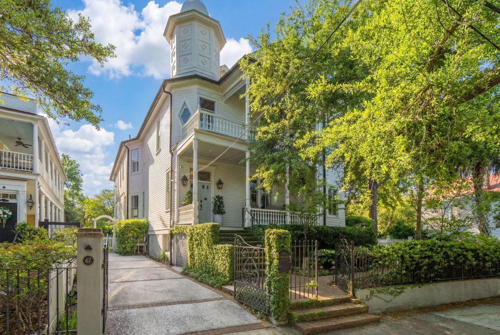 Radcliffeborough, Charleston community
