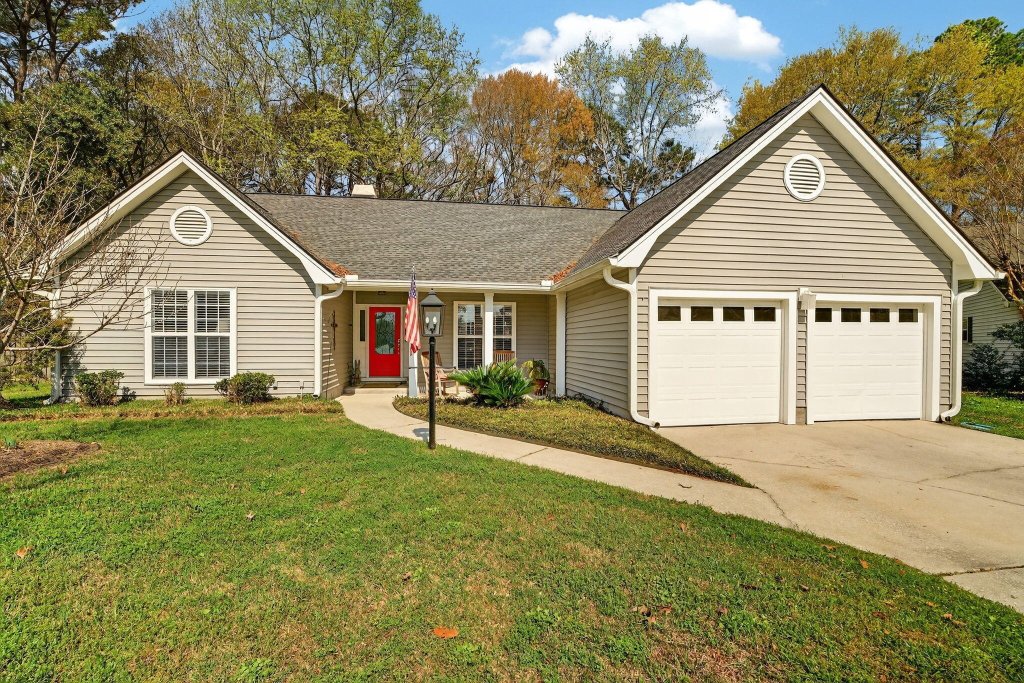 Glenlake, Mount Pleasant community
