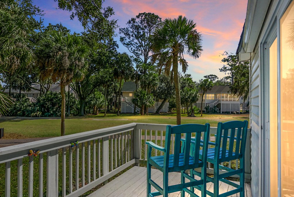 Driftwood Villa, Edisto Island community