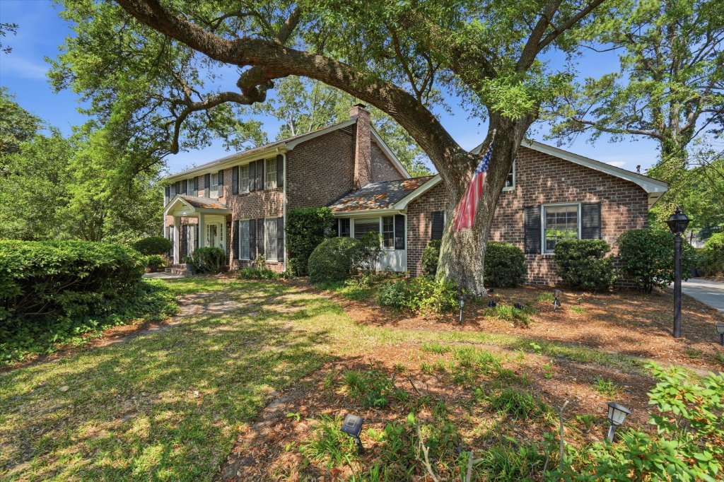 Sandhurst, Charleston community