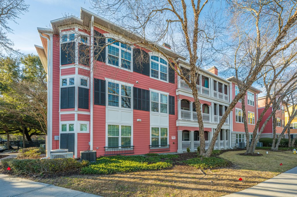 Mira Vista, Charleston community