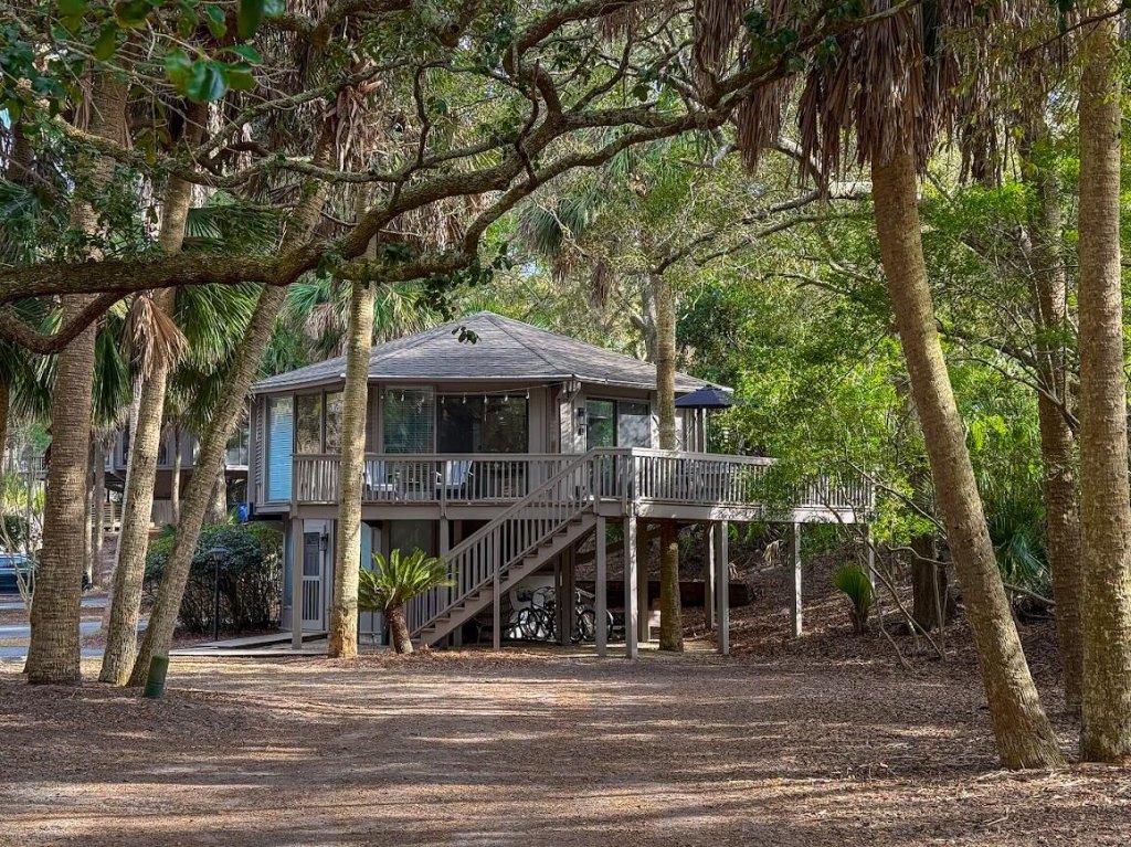 Seabrook Island, Johns Island community