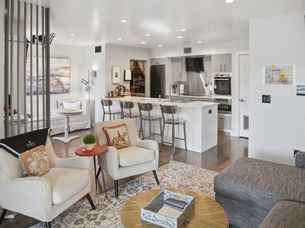 Bay Club, Mount Pleasant community