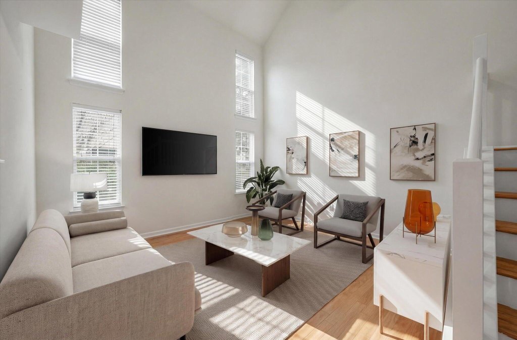 5208 Fernland Way
