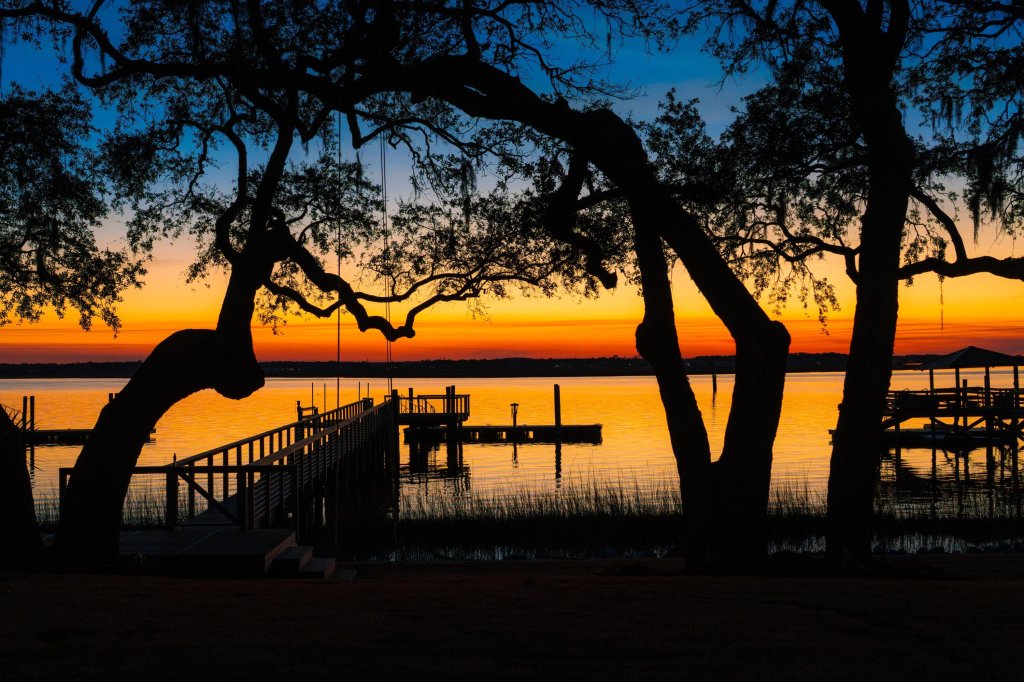 Riverland Terrace, Charleston community