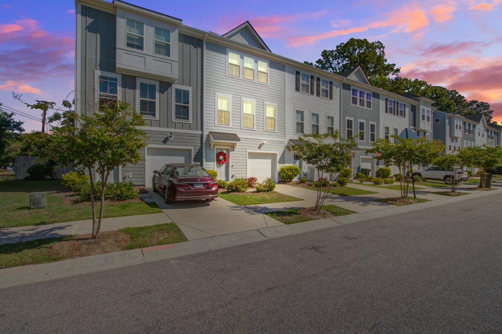 South Rhett Townhomes, North Charleston community