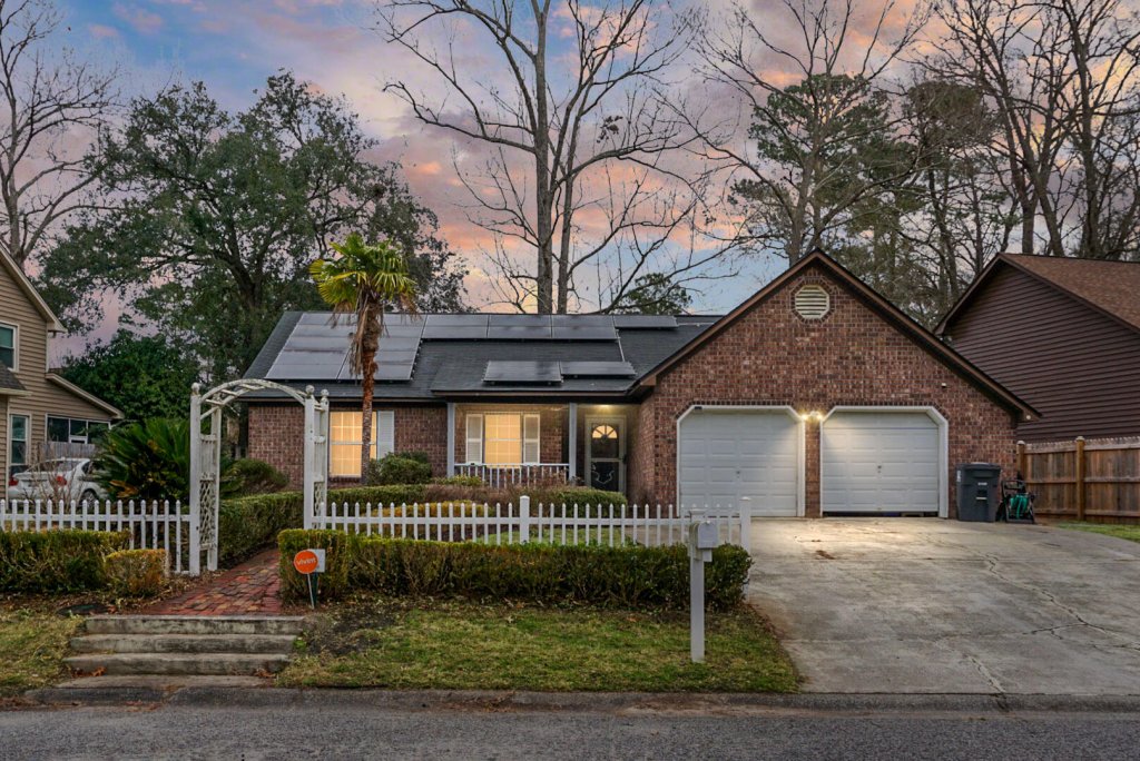 235 Knightsbridge Drive