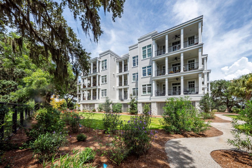 108 Fairbanks Oak Aly 403