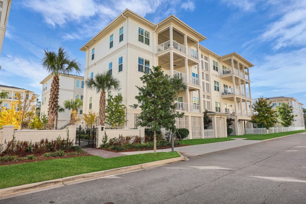 320 Longshore Street #1025