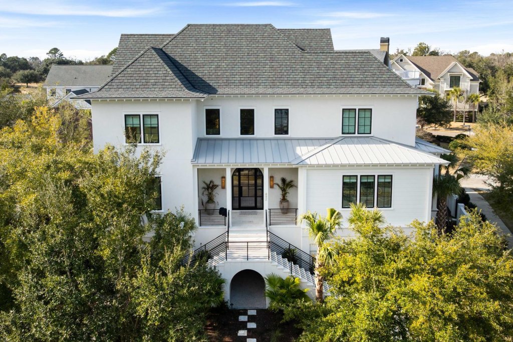Daniel Island, Charleston community