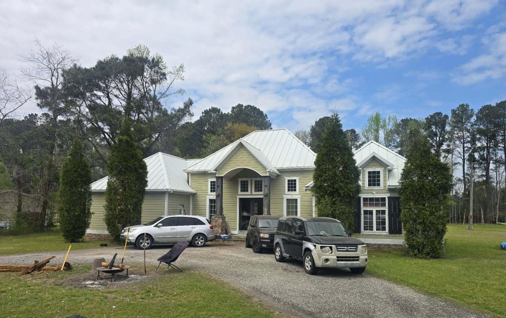 208 Ambassador Avenue