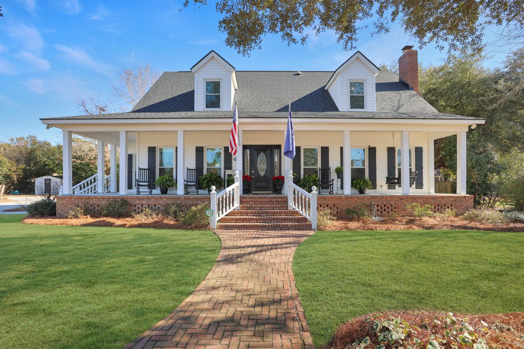 1109 Hollybrooke Drive