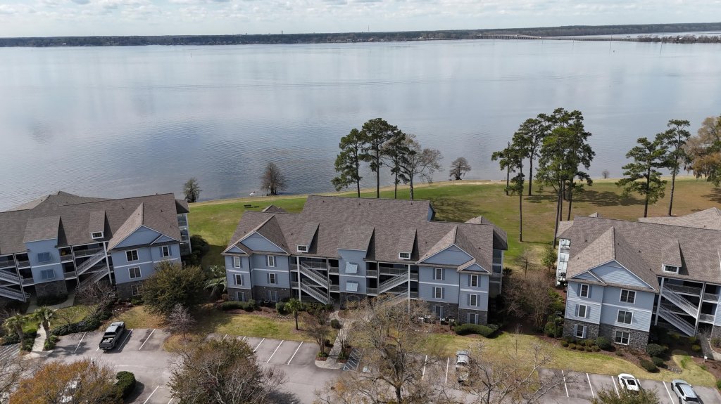 1130 Bridge View Lane C101