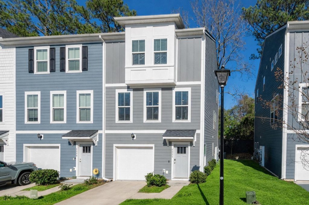 1222 Tice Lane