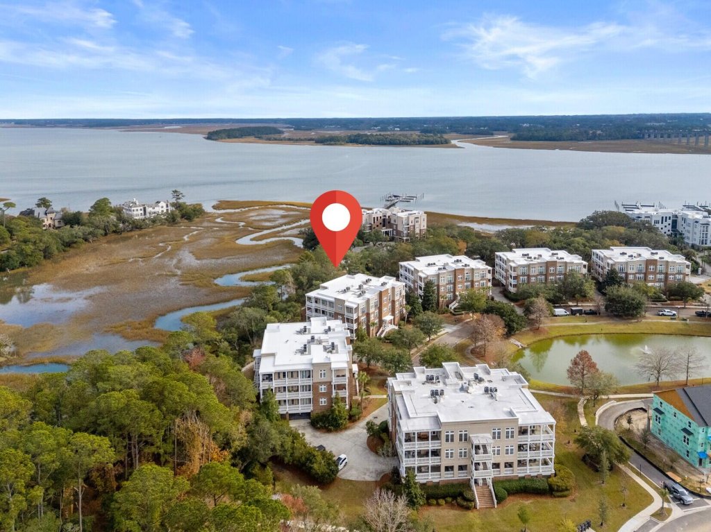 136 Fairbanks Oak Alley 3b