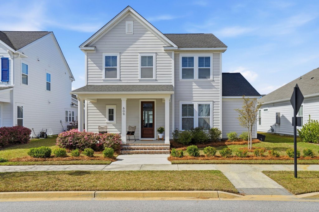 609 Heartwood Lane