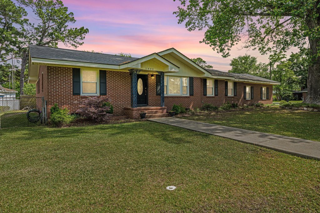 1400 W Lenevar Drive