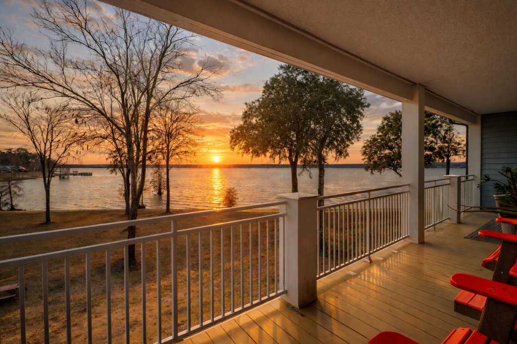 North Shore, Summerton community