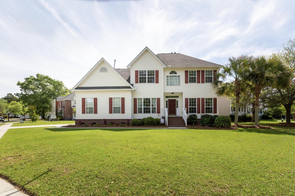 2800 Bottlebrush Court