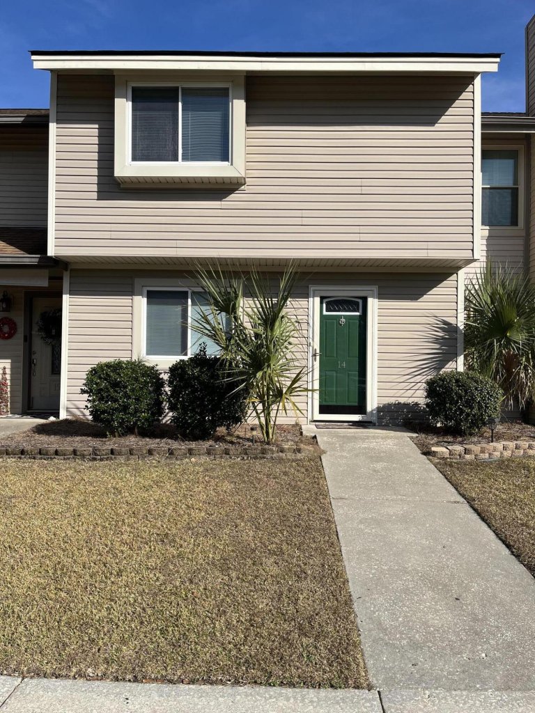 Foxborough Town Houses, Goose Creek community