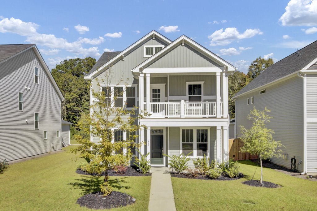 Six Oaks, Summerville community