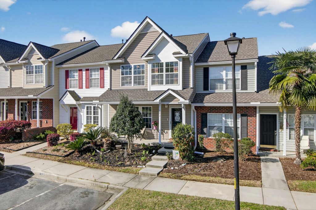 131 Hornby Circle