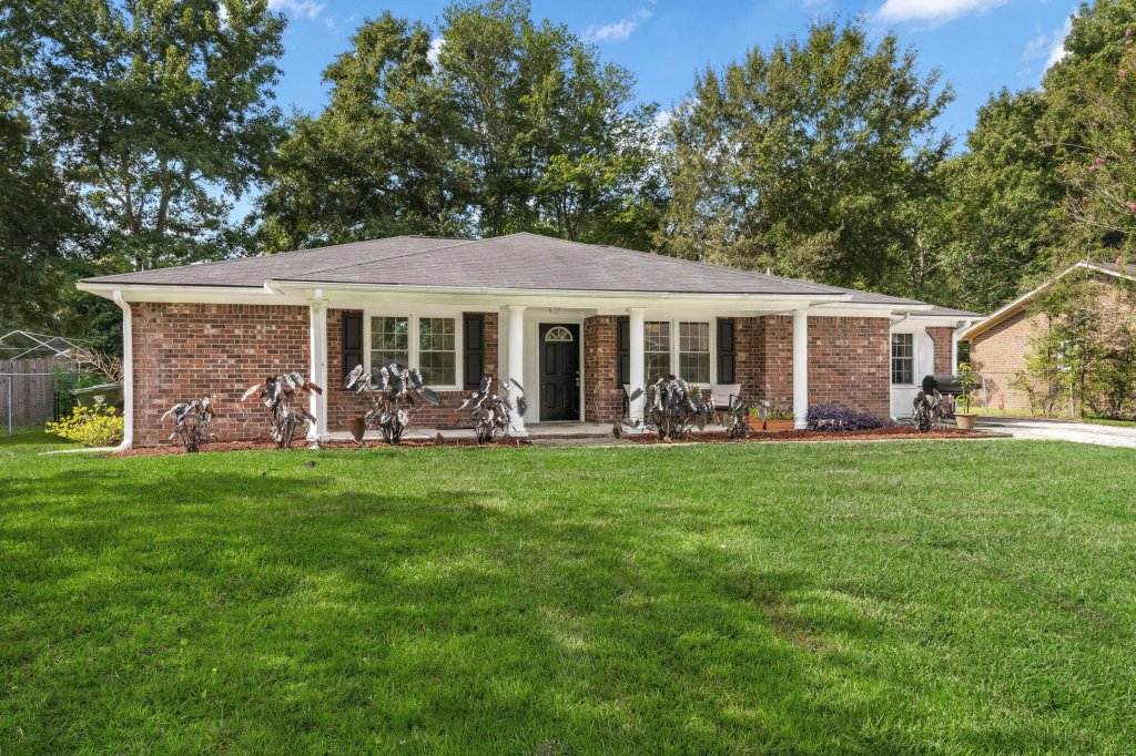 24 Lighthouse Drive