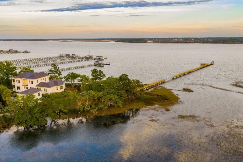 401 Wayfaring Point