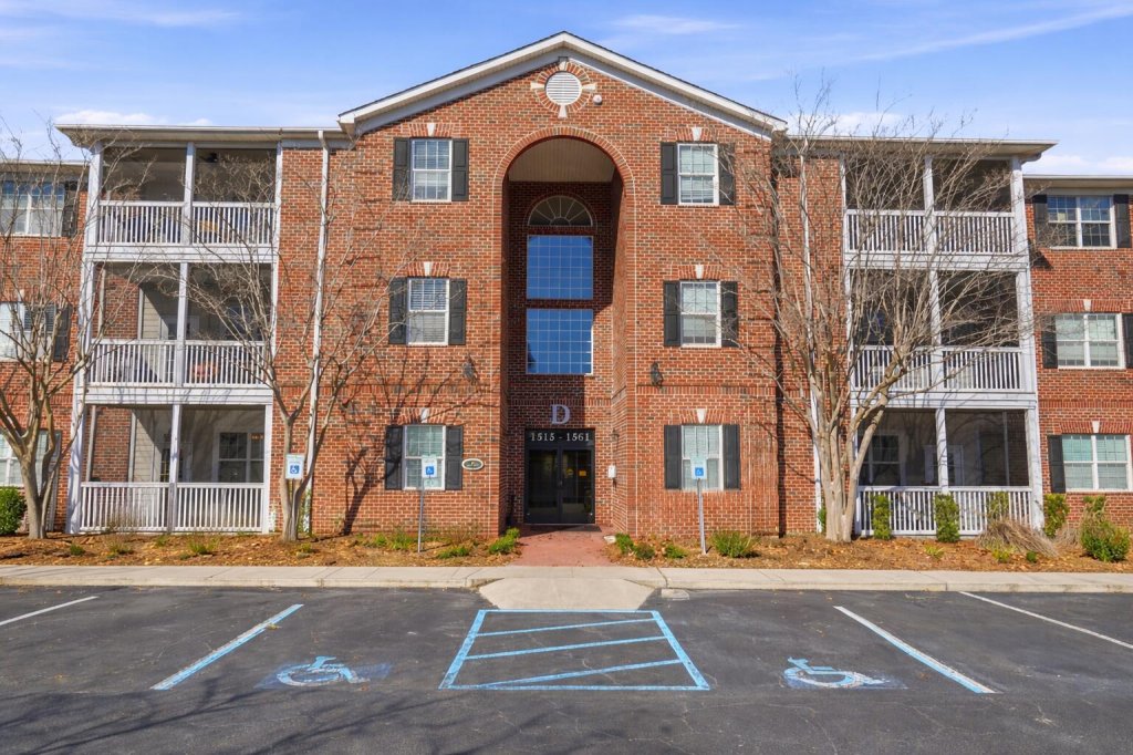 Cambridge Lakes, Mount Pleasant community