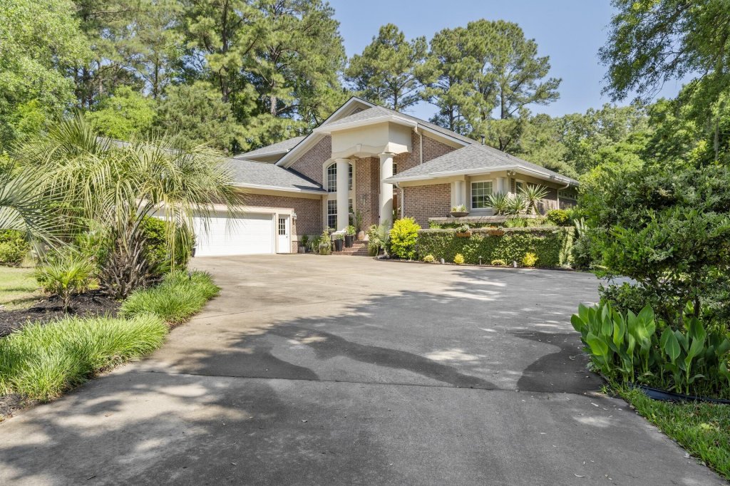 4928 Hideaway Point