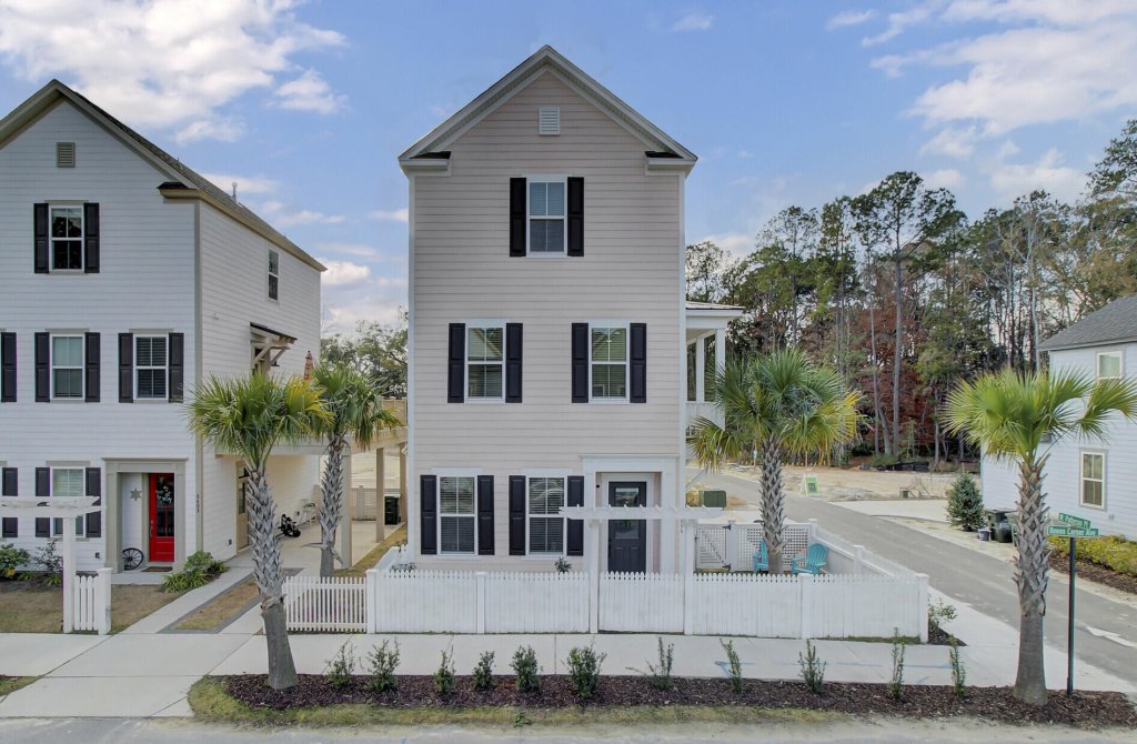 Bowen, Hanahan community