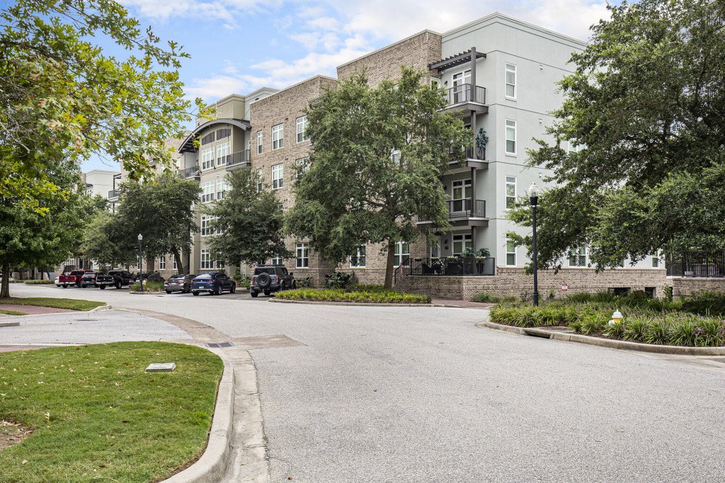 135 Pier View Street 103