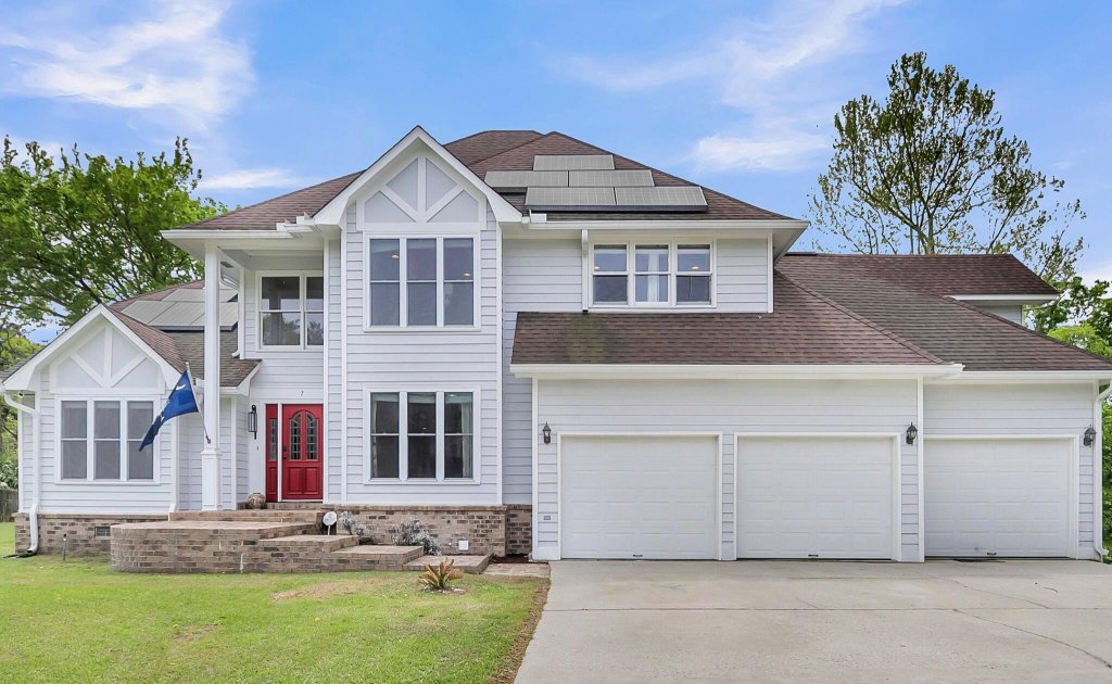 7 Forest Creek Court