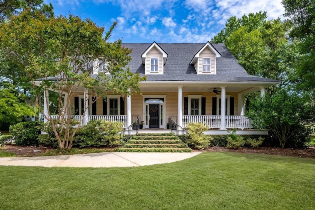 3894 Plantation Lakes Drive