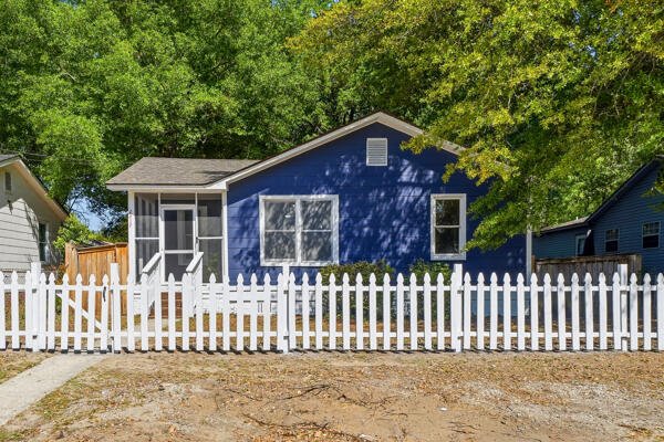 2217 Cambridge Avenue