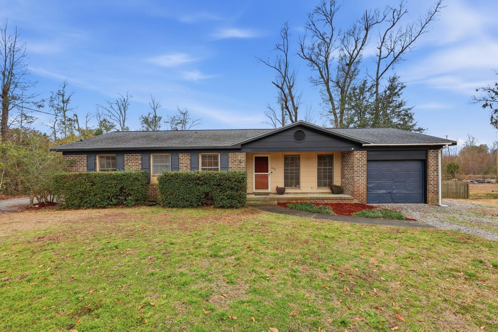 1330 Dennis Boulevard
