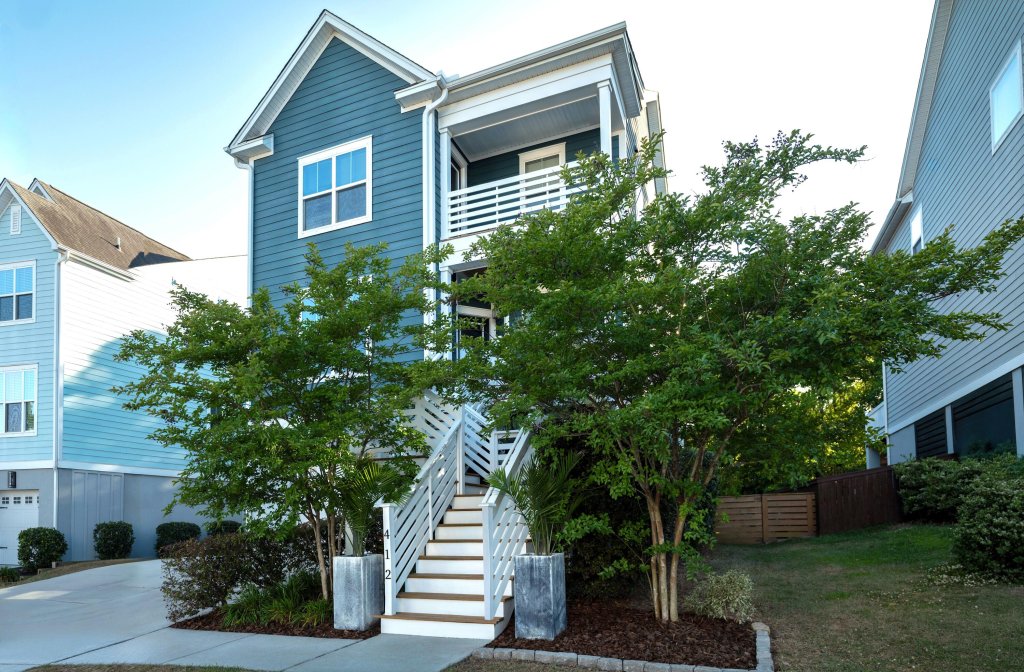 412 Topsail Court