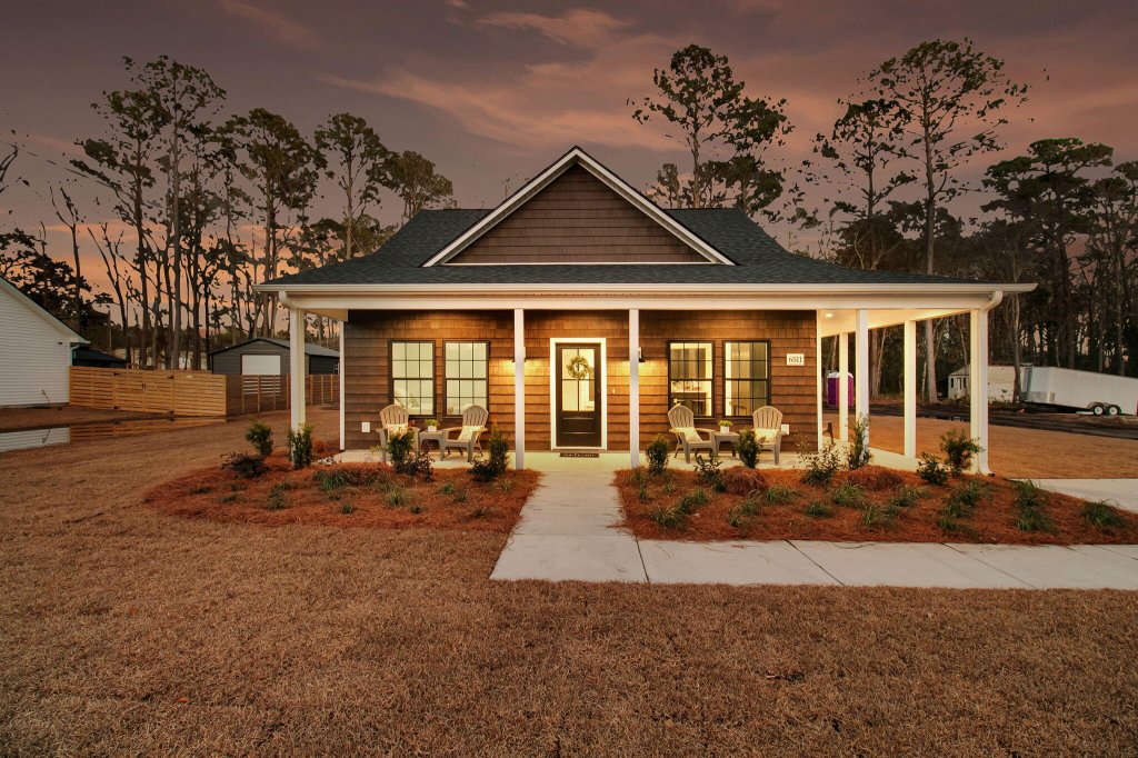 Hollywood, Hollywood community